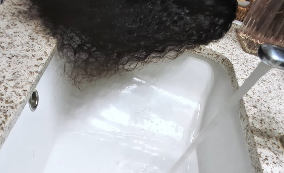 How to detangle a  Wig?